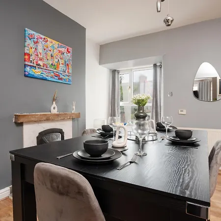 Modern & Spacious - Pool Table - Free Parking - Sleeps 10 Manchester Exterior photo